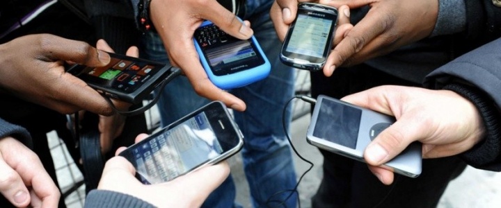 La Maison des Adolescents – Les téléphones mobiles au Collège Ferdinand Fabre à Bédarieux