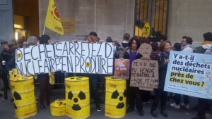 Banderolles anti-nucleaires