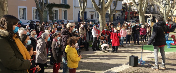 Clermont-l’Hérault. Ils soutiennent le monde de la culture devant le théâtre