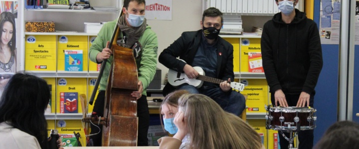 Passerelle – Artistes au Lycée René Gosse