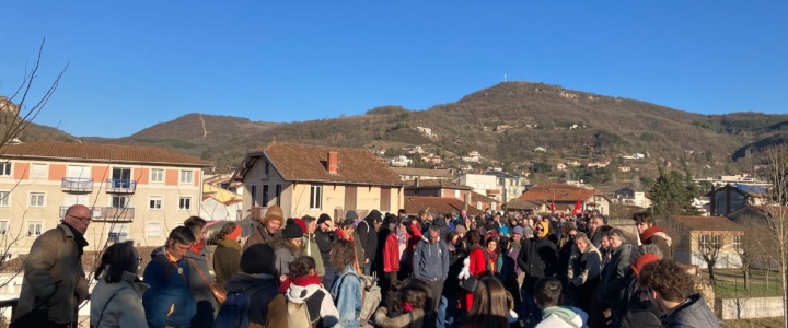 Occitanie. Près de 300 manifestants soutiennent un bar associatif fermé pour non contrôle du pass