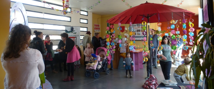 Passerelle – La Cie Alfred de la Neuche pousse la chansonnette, attention détente savoureuse!