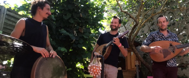 Vivre l’été – Le Duo Daraba, souffle musical méditerranéen aux Détours du Monde