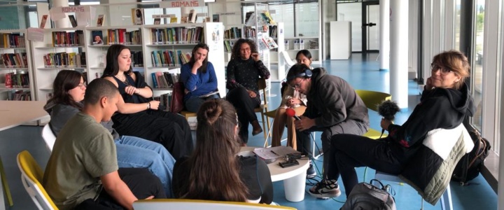 Rencontre entre Lexie T, double championne de France de beatbox, et les animatrices du MusiClub du lycée Simone Veil