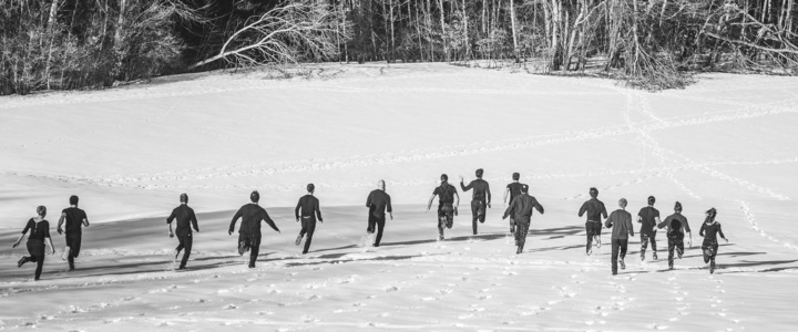 Vivre ici – Le Collectif XY ou « le faire ensemble », murmuration d’acrobates à la Scène de Bayssan