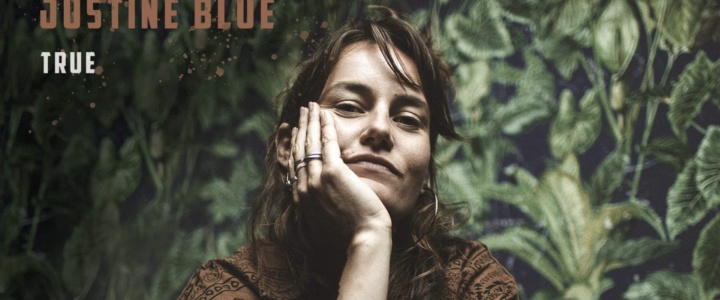 Jazzophiles reçoit Justine Blue qui nous présente « TRUE », son dernier album !