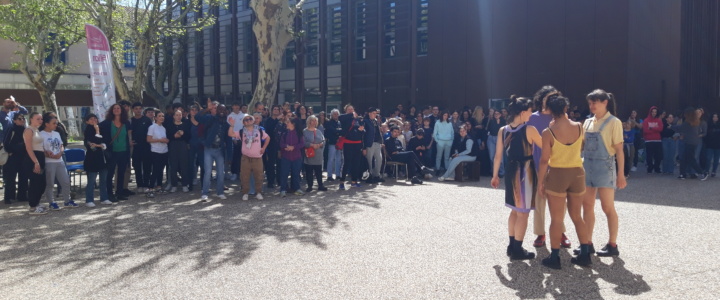 Territoire en mouvement – Retours sur la 4ème édition de « Artistes au lycée » à René Gosse avec le Théâtre Le Sillon