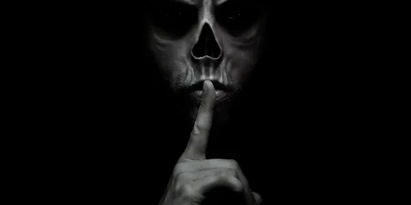 Les préservatifs de la pensée – La radicalité et la banalité du mal.