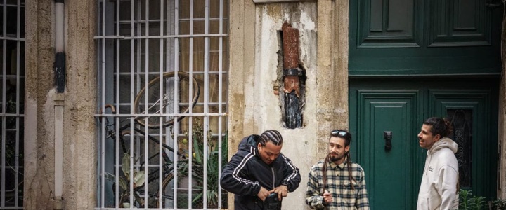 Vivre ici – Sarkouz1, Artiste Rappeur