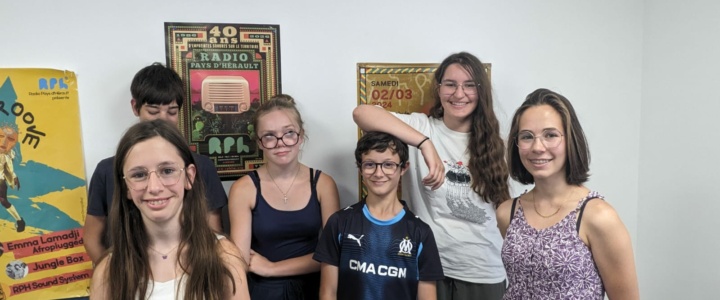 Les ados de la radio – La dernière émission de l’année Les ados de la radio – La dernière émission de l’année